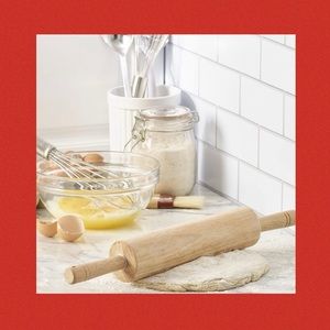 Pyrex pie plate & rolling pin
